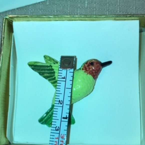 Beautiful Hummingbird Pin With Gift Box - Picture 4 of 8